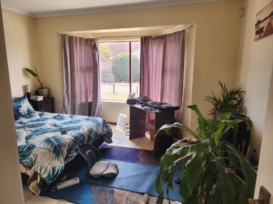 2 Bedroom Property for Sale in Summerstrand Eastern Cape